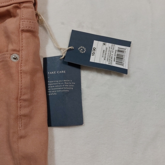 Universal Thread Blush Pink High Rise Midi Raw Hem Shorts Size 10 NWT - Picture 2 of 8